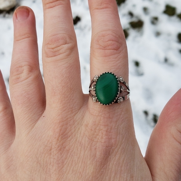 Vintage Jewelry - Handmade Navajo Malachite Stone Ring